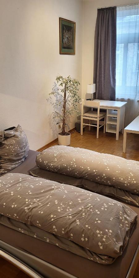 Von Privat, Grosses Zimmer Sehr Zentral In Bad Homburg Stadtmitte Bad Homburg vor der Hoehe Exterior photo